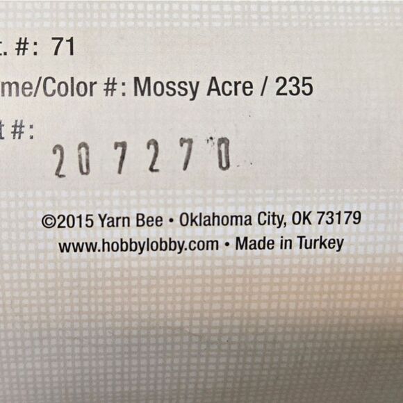 🎃🎃🎃 Yarn Bee Effortless Super Bulky Yarn in Mossy Acre 6 Oz Per Skein - Picture 7 of 12